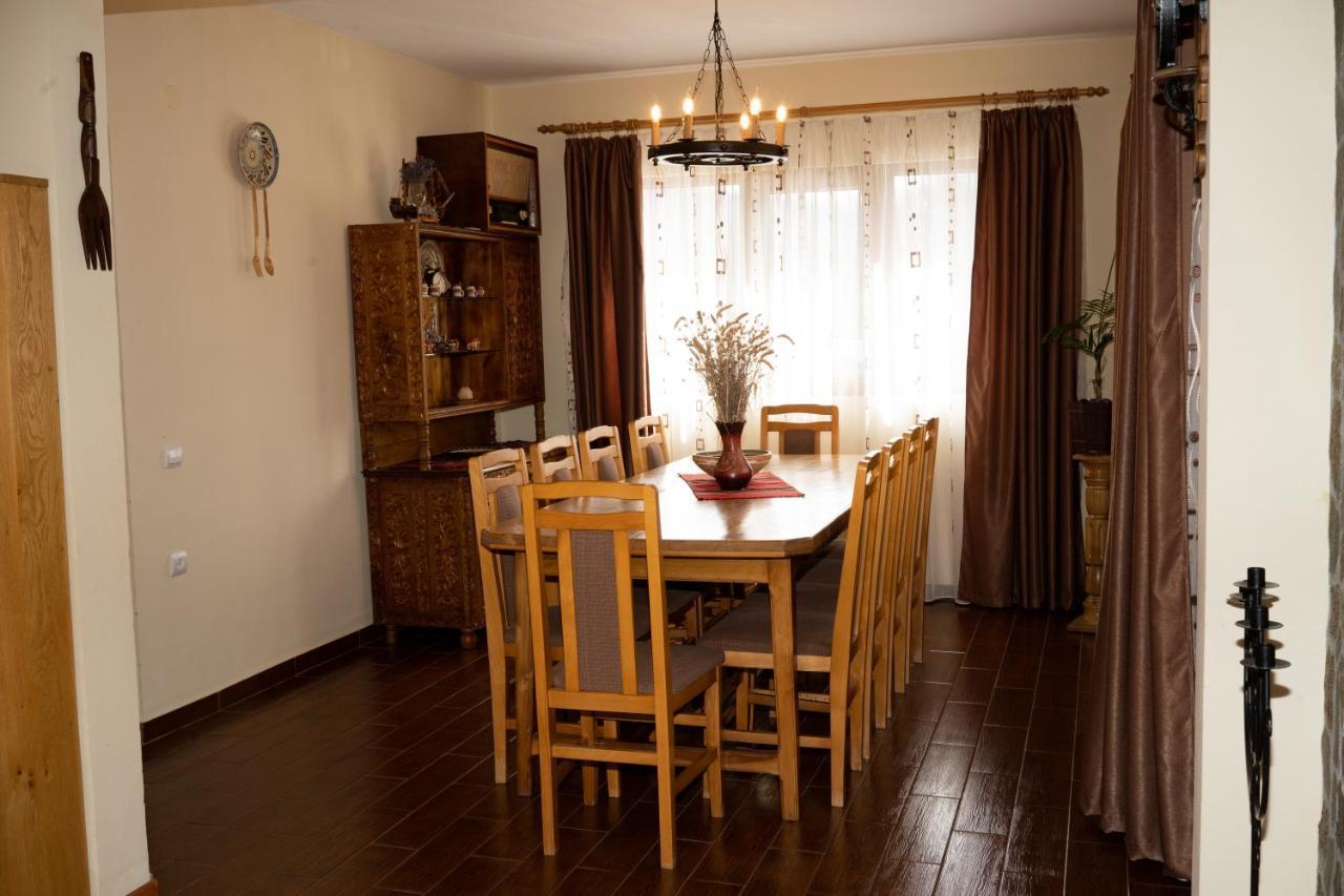 Arnota Villa Costesti  Exteriör bild